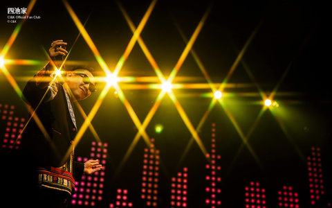 待受 vol.325(Photo: 渡邉一生)